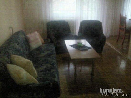Trosoban stan 68m2 u centru Vrbasa