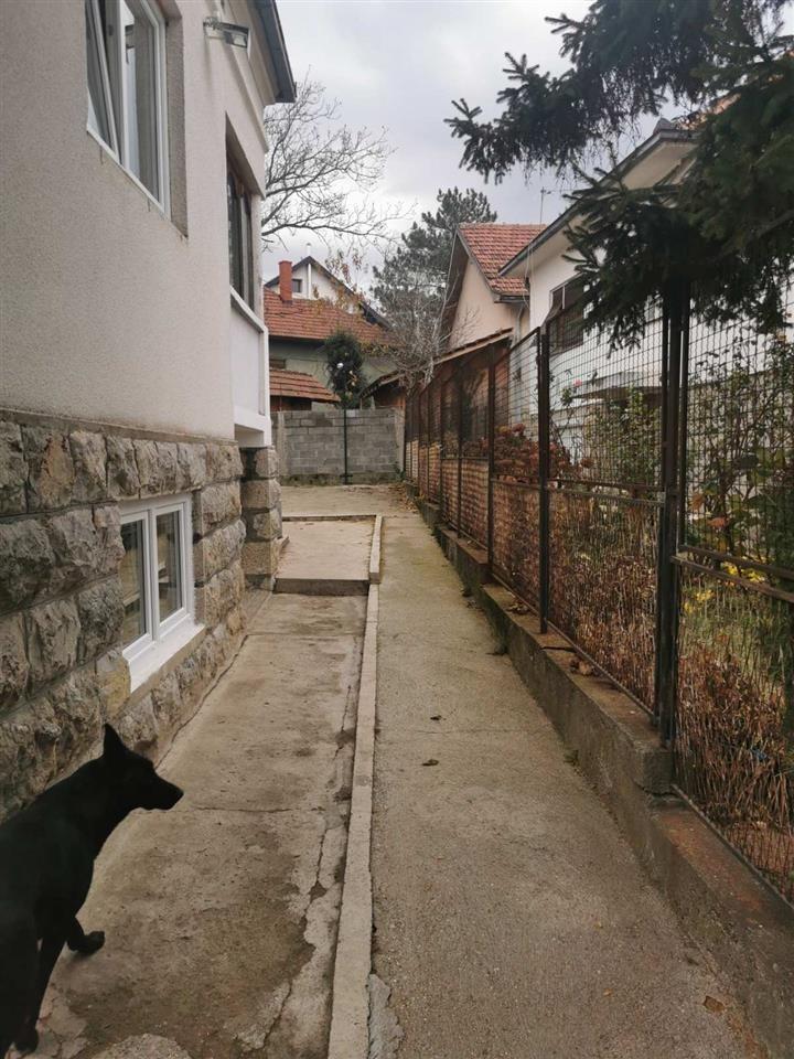 Kuca-na-prodaju-Oplenac