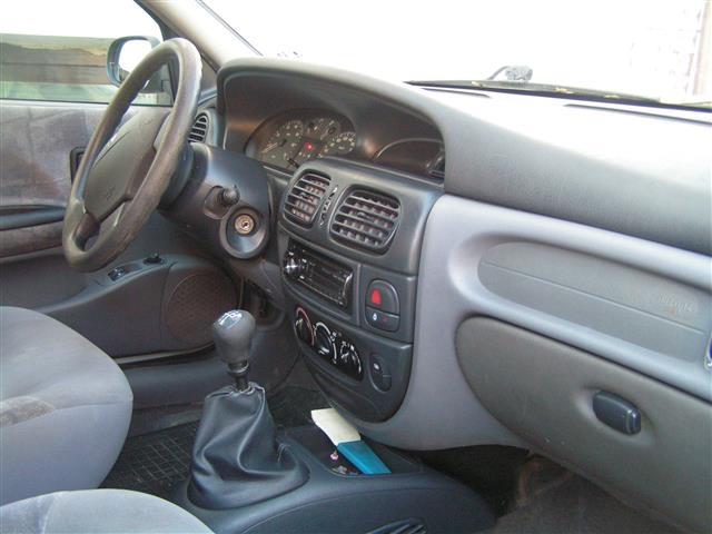 Renault-Megane--01
