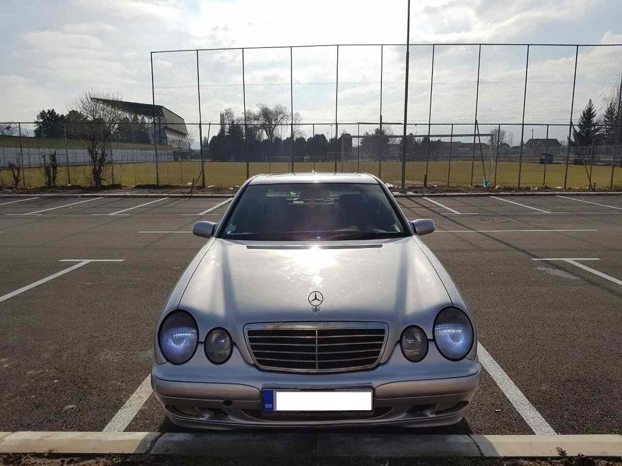 2001-Mercedes-Benz-E-200-CDI