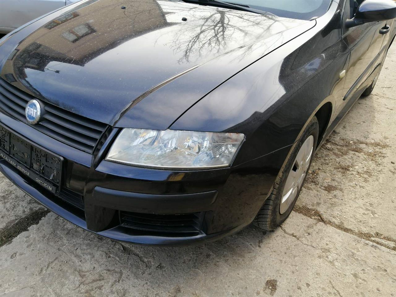 Fiat-stilo-3v-hauba