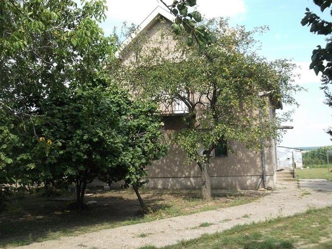 Kuću u Čenti