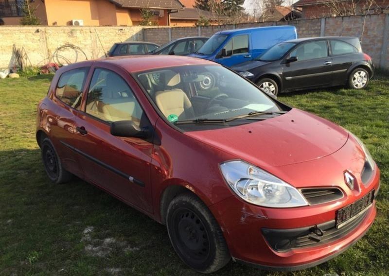 Renault-Clio-1-4i--07