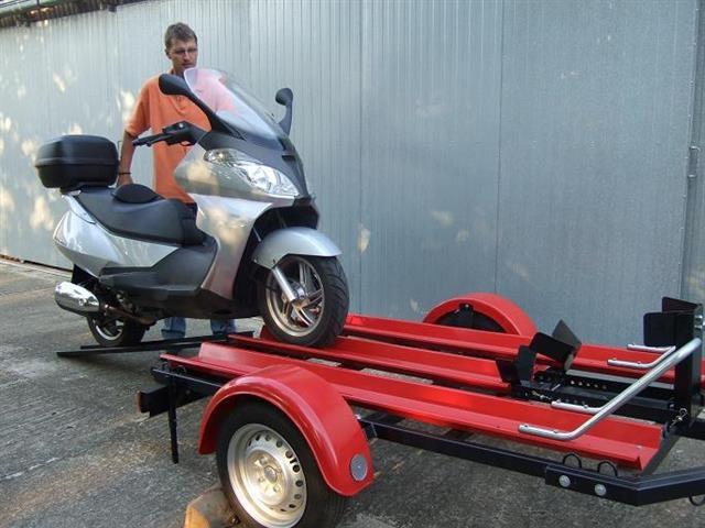 Autoprikolica-za-prevoz-motocikala