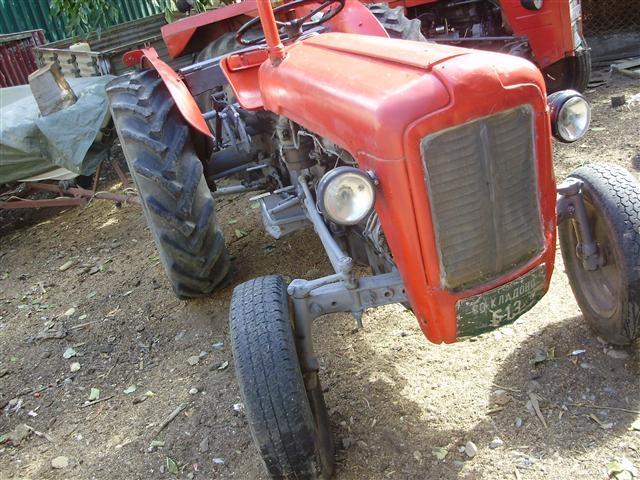 Traktor-imt533