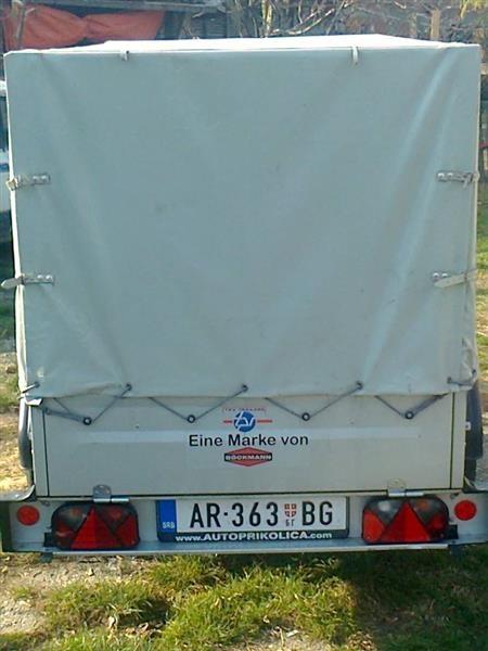 AUTO-PRIKOLICA-NOVA-