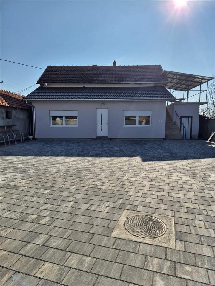 Prodajem-kucu-u-Batajnici