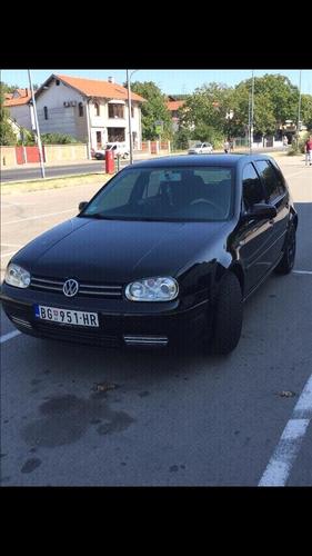 Trazim VW Golf 5