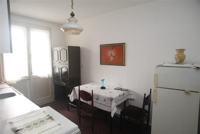 Izdajem-namesten-stan-od-60m2-