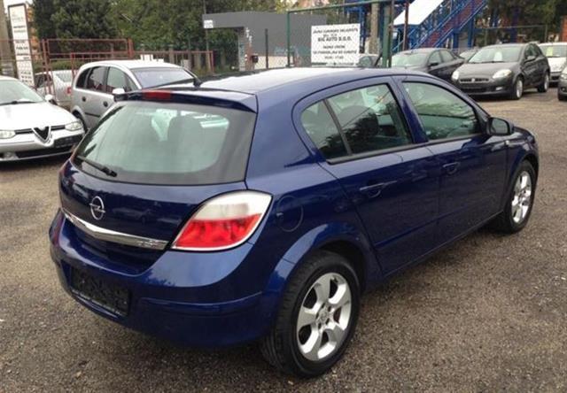 Opel-Astra-H-1-7-CDTi--04