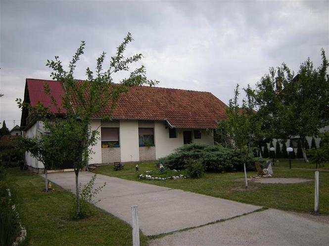 prodajem kucu