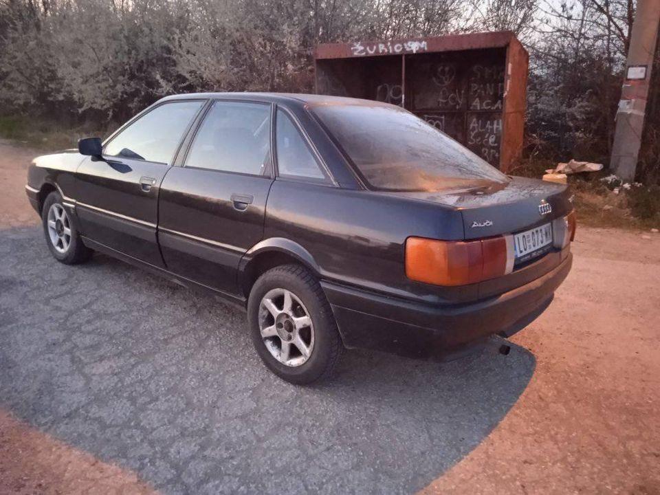 Audi-80-jaje