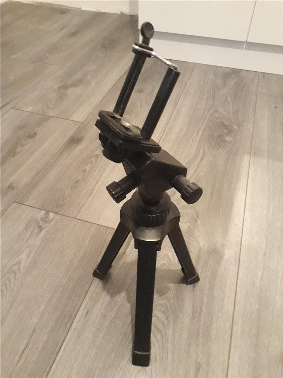 Stalak-za-telefon