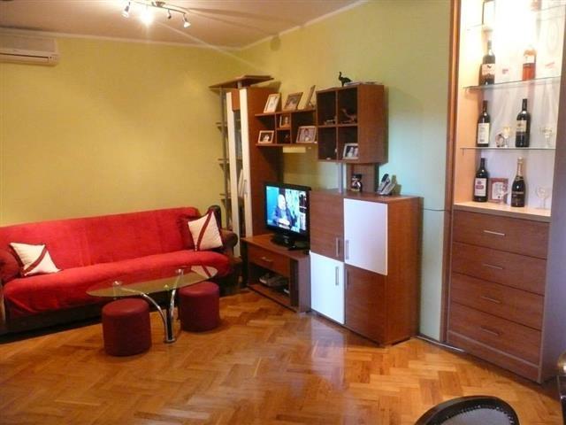 Uknjizen stan od 47m2 u centru Novog Sada