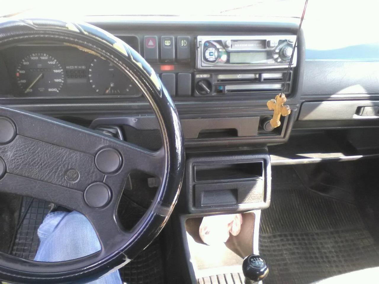 VW-Golf--86