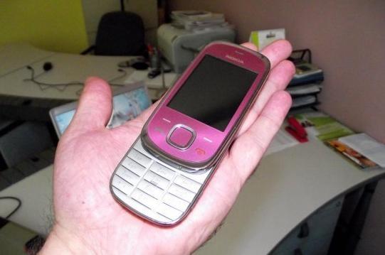Nokia 7230