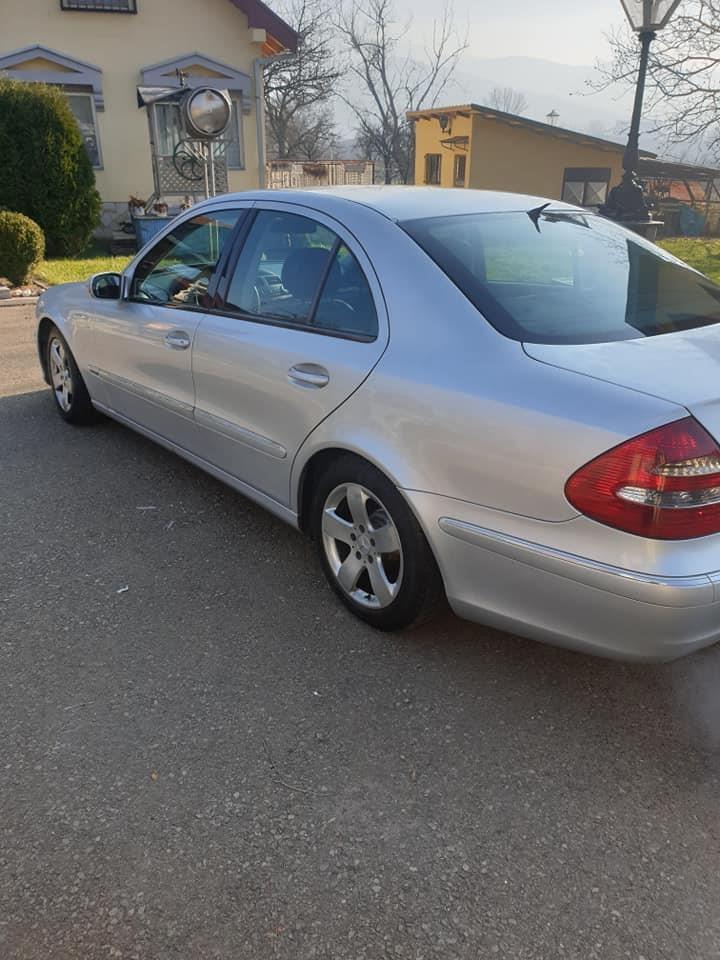 Mercedes-e-220