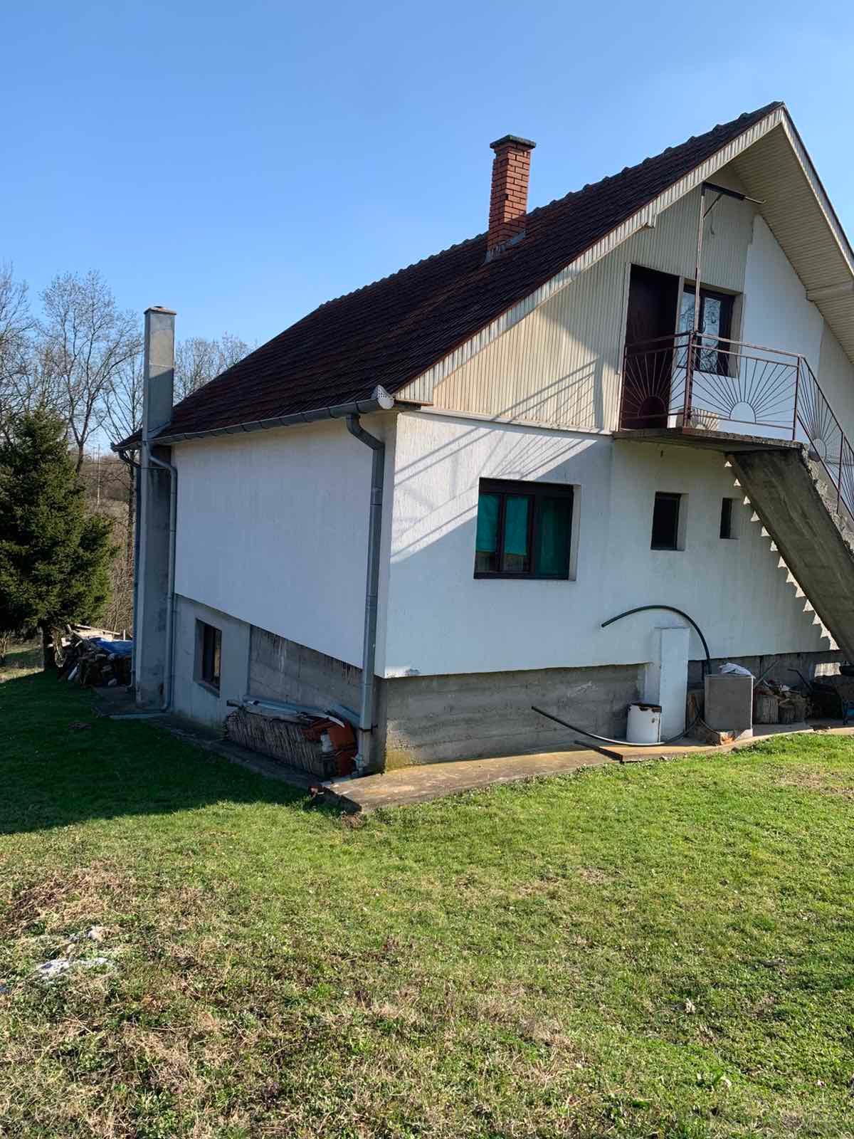 Prodajem-kucu-u-Stepojevcu