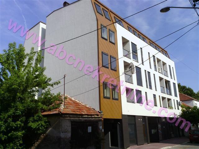Garsonjera-26m2-u-centru-Nisa