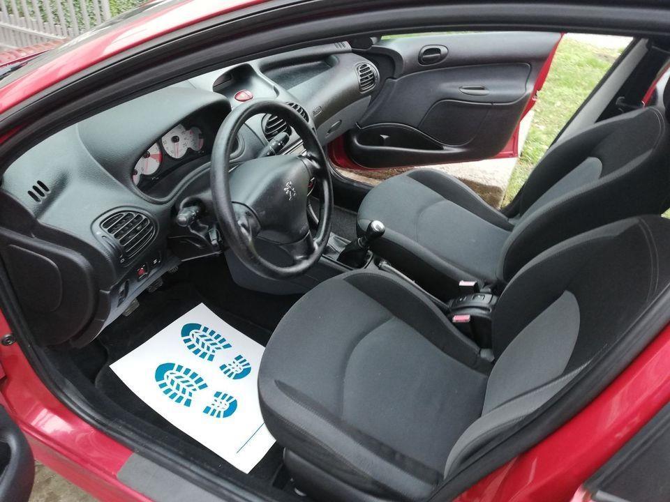 PEugeot-206