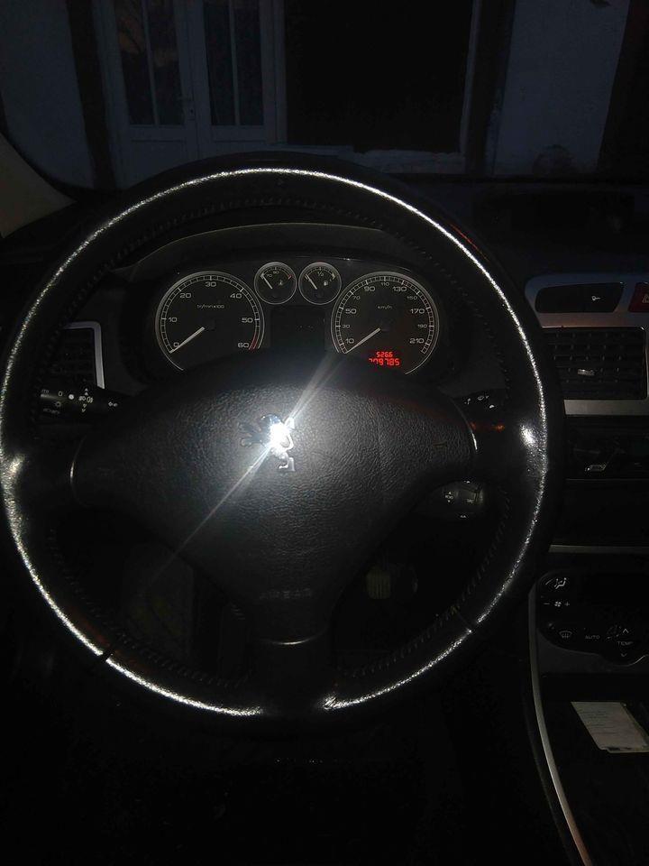 Peugeot-307