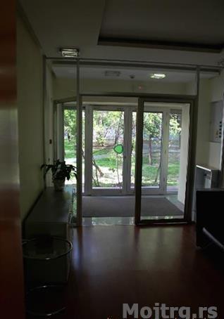 Strogi-centar-Toplicin-venac-208m2