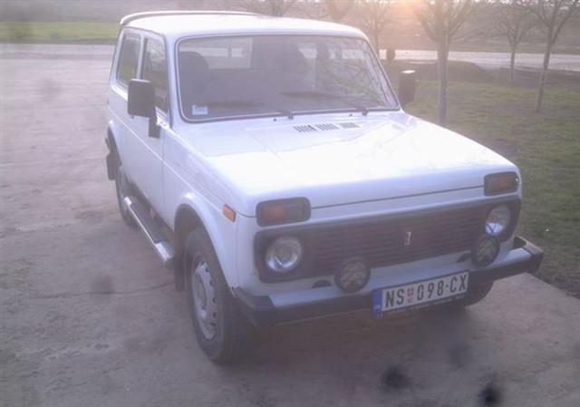 Lada Niva -02