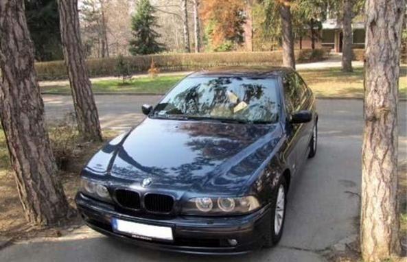 BMW-E39--02