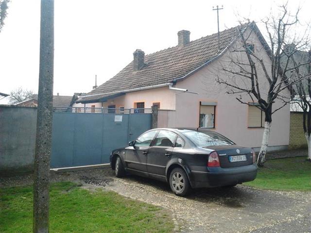 Vise-kuca-u-Backom-Gradistu