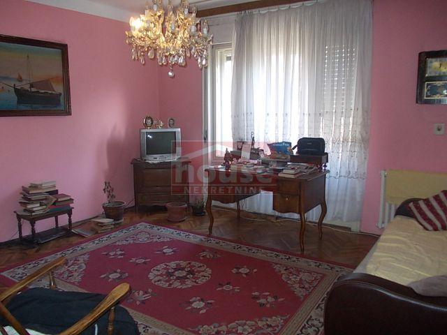 Stan 109m2 centar - kej