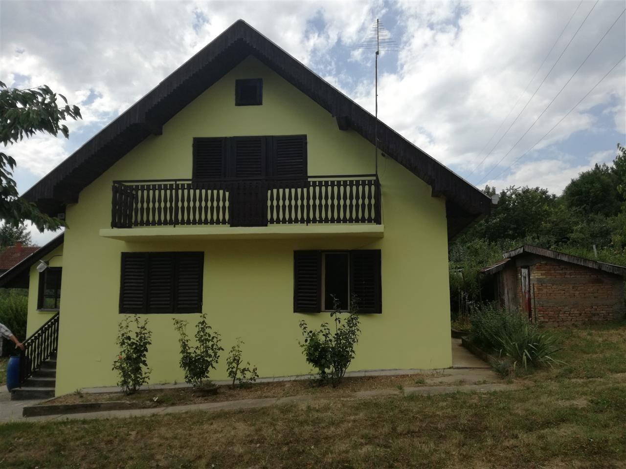 Prodajem-vikendicu-Banstol-122m2