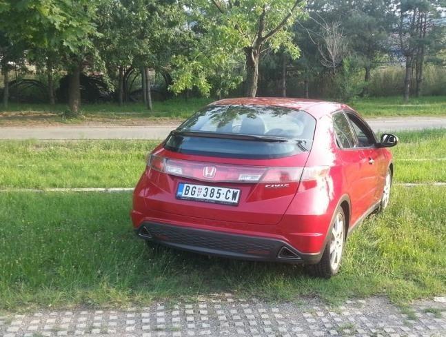 Honda-Civic-1-8-5d-pe-sport--08