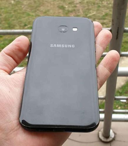 Samsung A5 2017 
Cena 65 evra
0621192890 &#55357&#56542&#55357&#56542