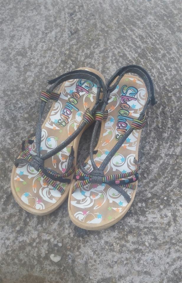 Sandale--nove