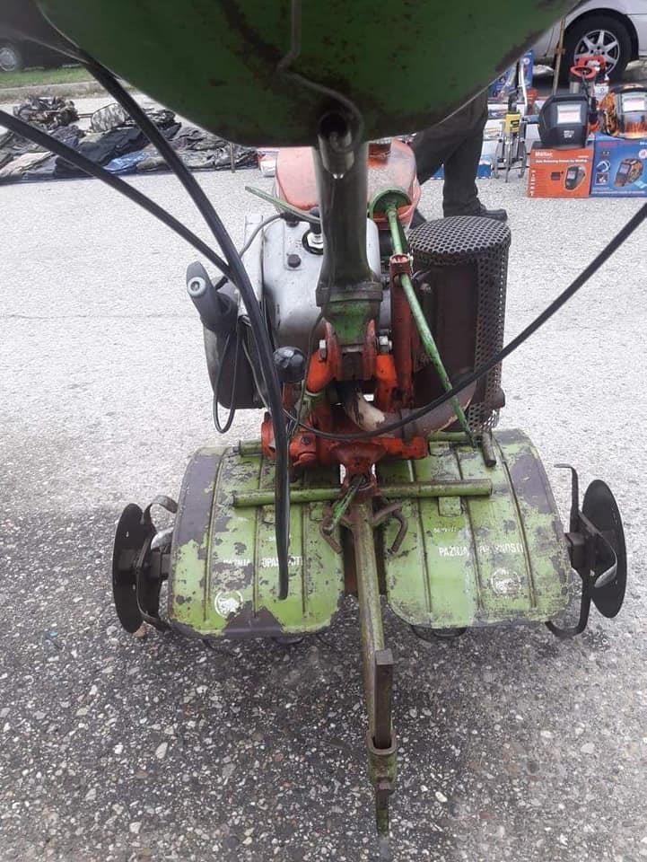 Na-prodaju-dve-freza-506