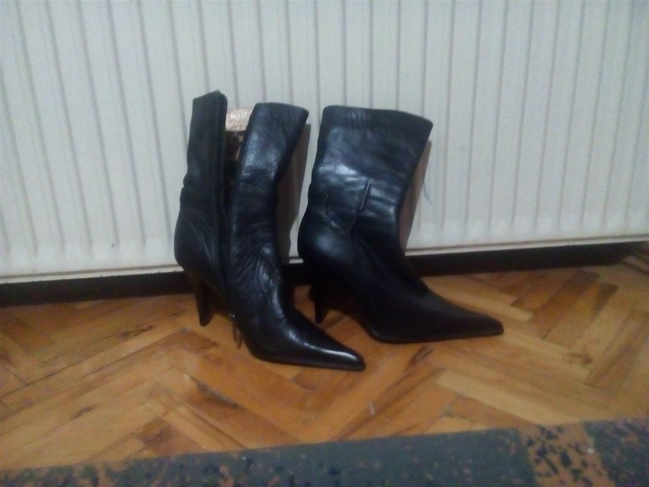 Ženske-čizmice