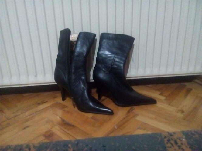 Ženske čizmice