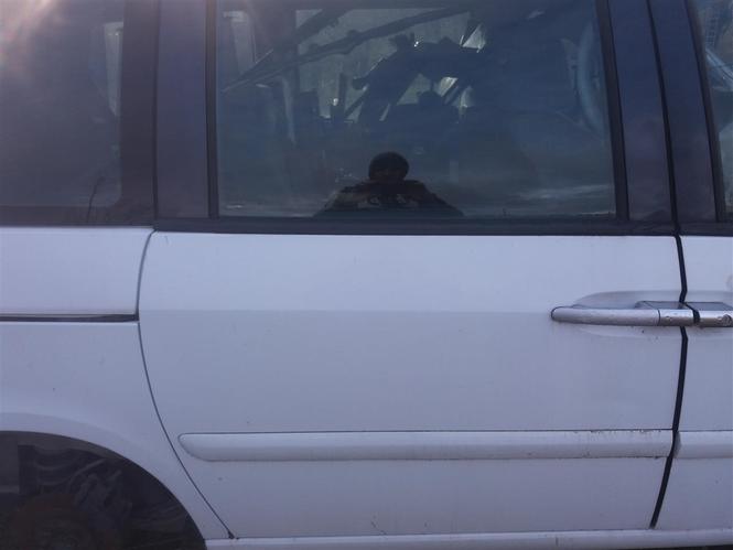 Auto u delovima