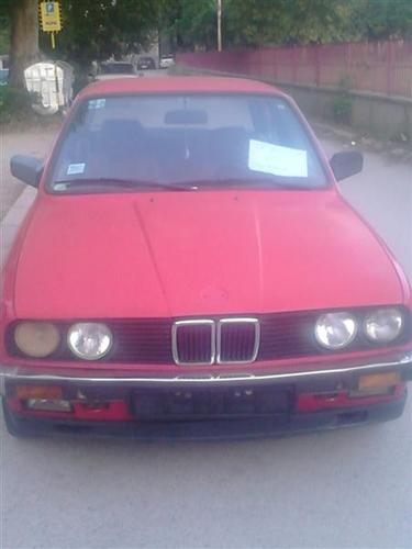 BMW 318i -82