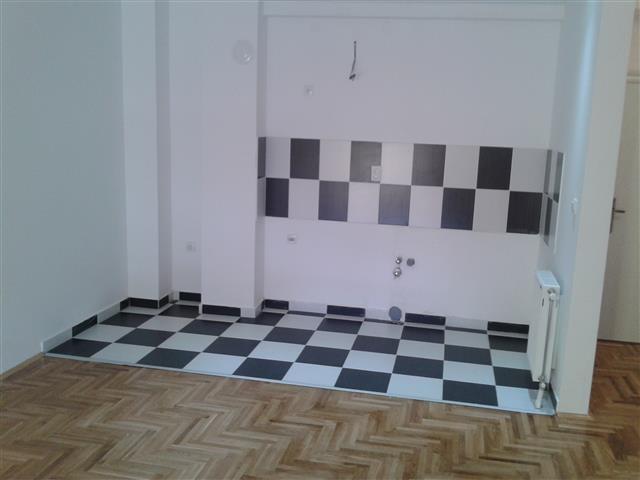 Dvosoban-stan-od-52m2-u-Petefi-Šandora