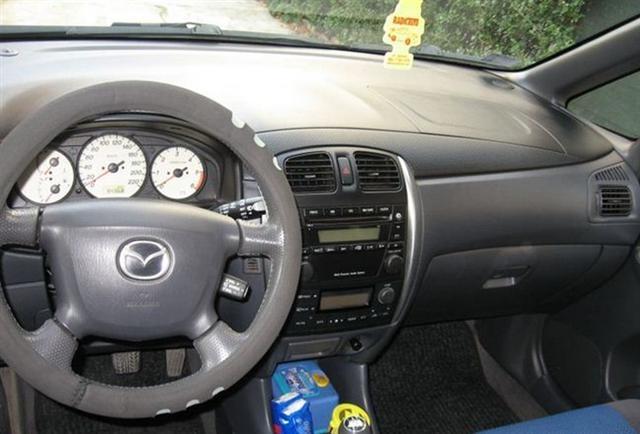Mazda-Premacy-DiTD--04