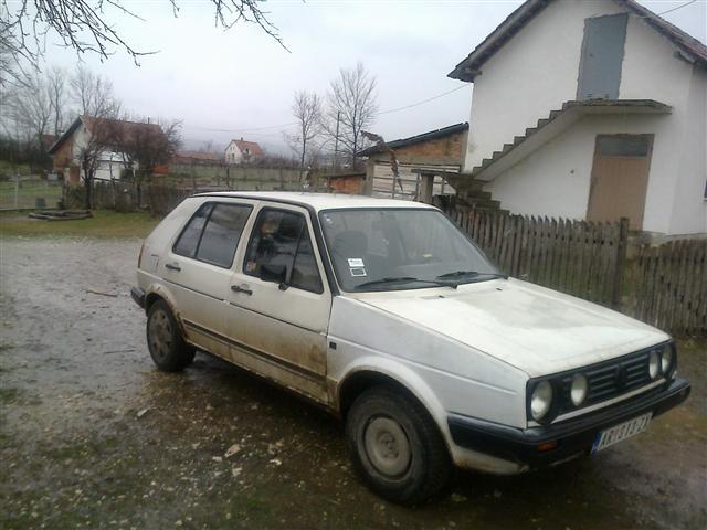VW-Golf--85