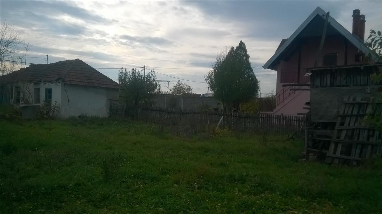 Kuća-sa-okućnicom-na-prodaju
