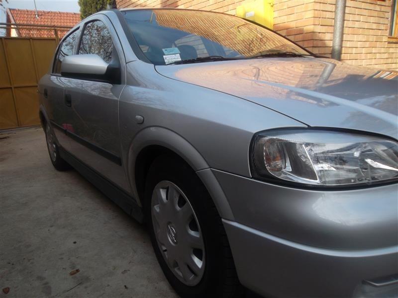 Opel-Astra--02