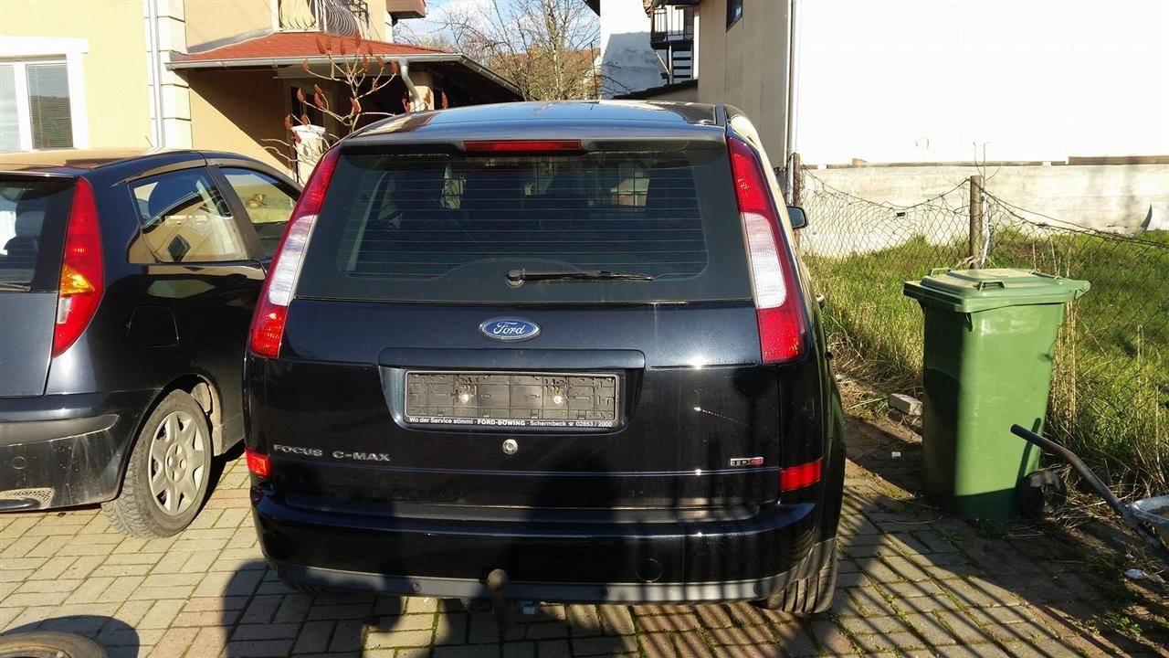 Ford-C-Max--04