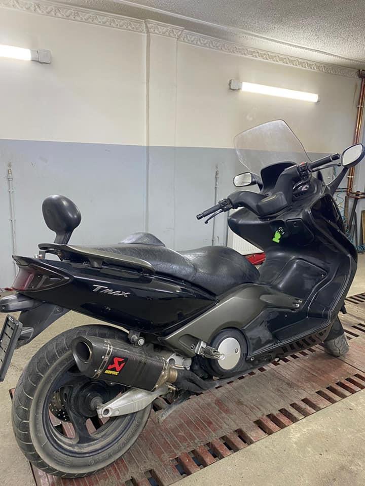YAMAHA-T-MAX