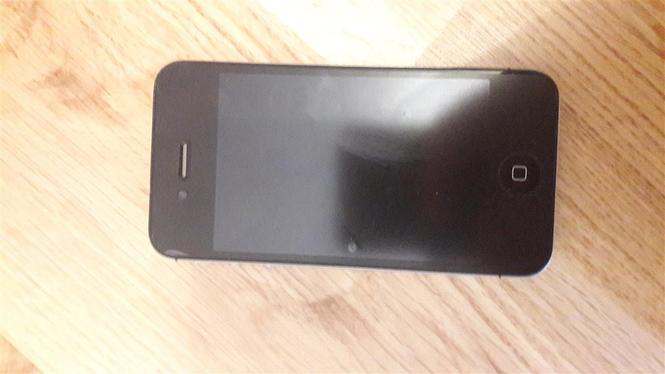 Prodajem iPhone 4 !!!
