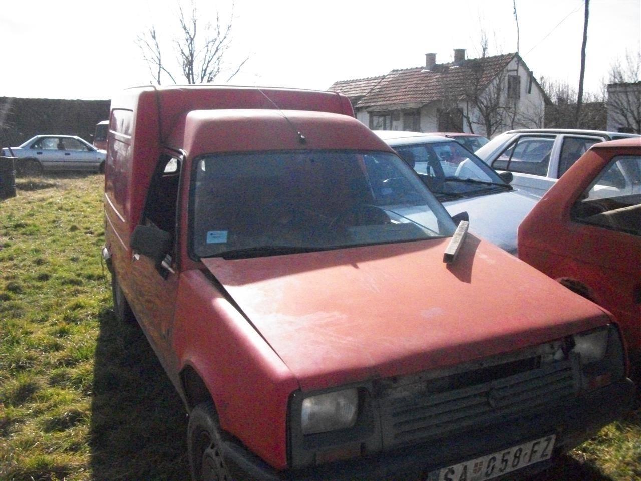 Renault-Express-delovi
