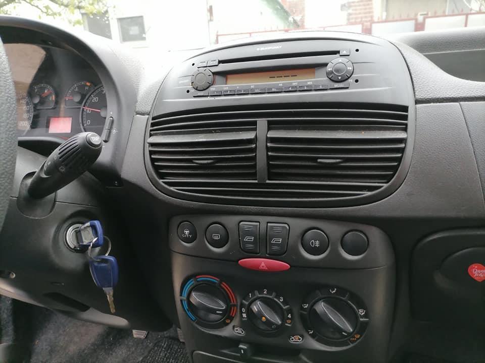 Fiat-punto-1-2-8v