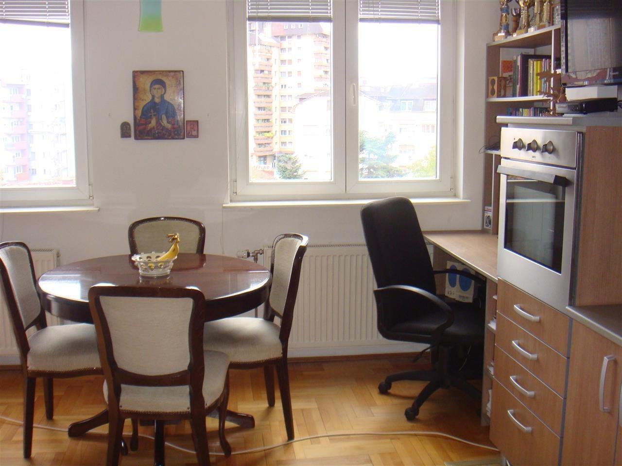 Prodaje-se-lux-garsonjera-27m2